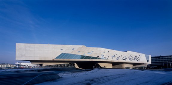 World's Best Female Architect - Zaha Hadid