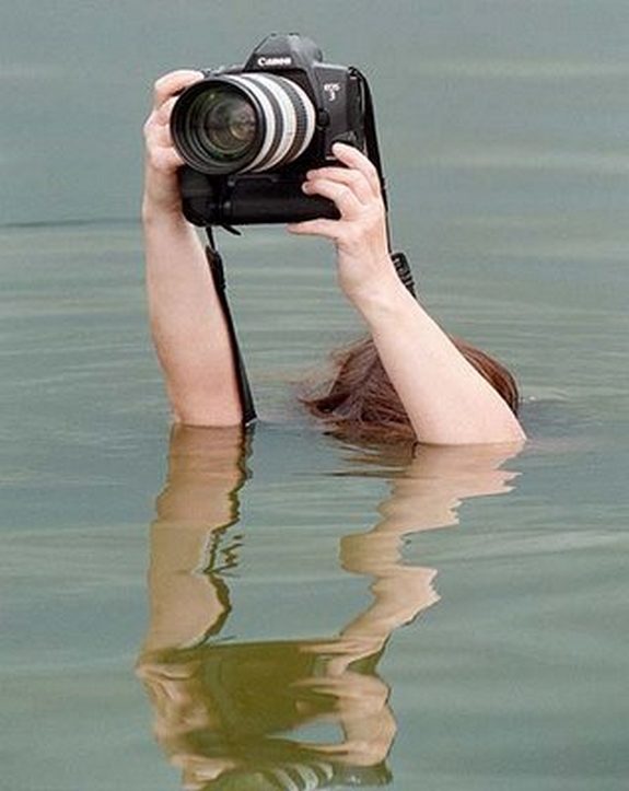 funny photographers 28 in 36 Photographers That Would Do Everything to Get That Photo Right