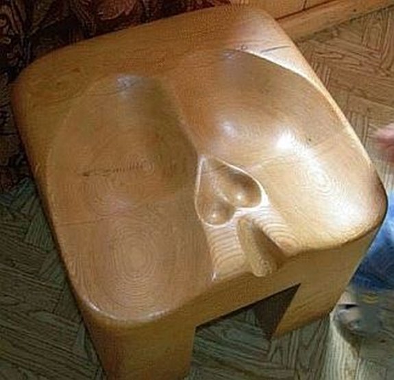 peculiarly shaped furniture 10 in Crazy Shaped Furniture Inspired by Human Body Parts 