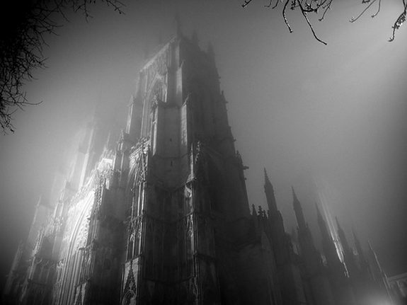 22 spooky photos 07 in 22 Spooky and Creepy Black and White Photos