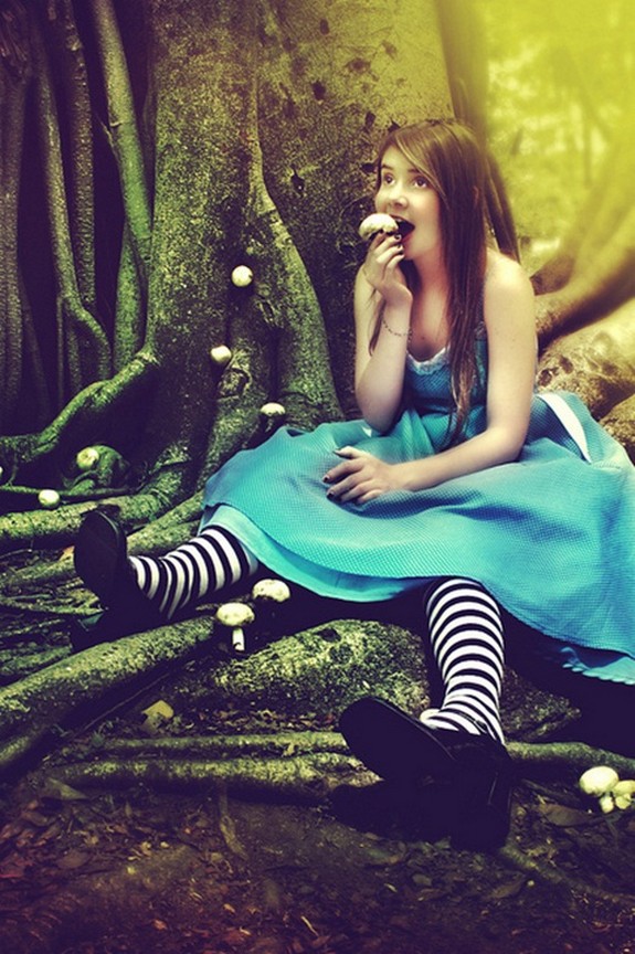 15 beautiful alice photographs 02 in 15 Beautiful Alice in Wonderland Photographs