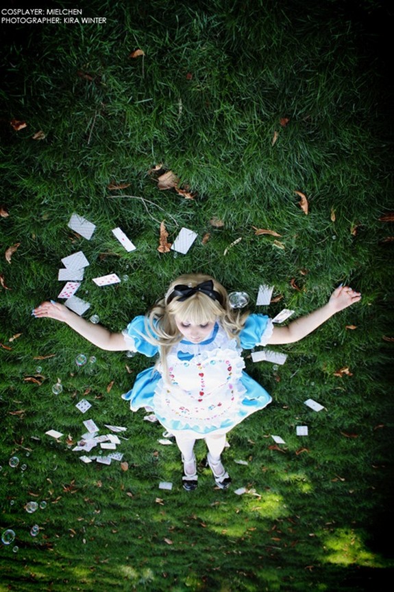15 beautiful alice photographs 12 in 15 Beautiful Alice in Wonderland Photographs