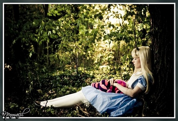 15 beautiful alice photographs 15 in 15 Beautiful Alice in Wonderland Photographs
