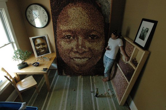 giant portraits 01 in Giant Portraits Made From Thousands of Repurposed Wine Corks