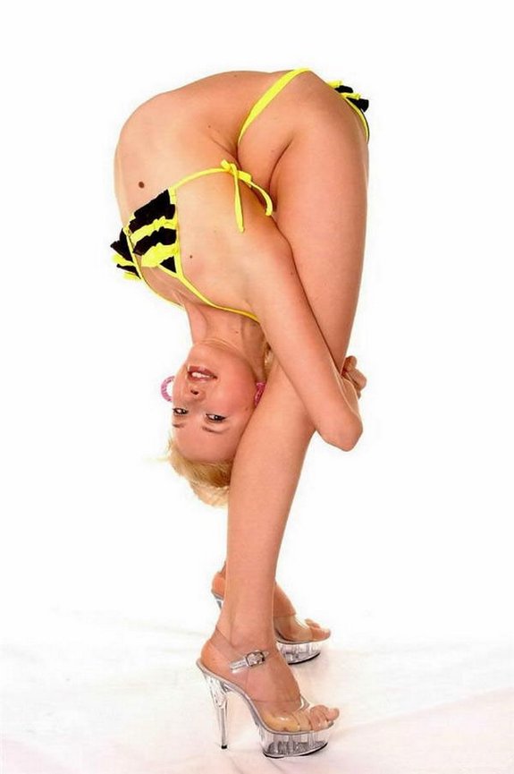flexible girls 15 in Stunningly Flexible Girls