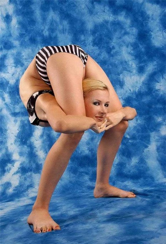 flexible girls 23 in Stunningly Flexible Girls