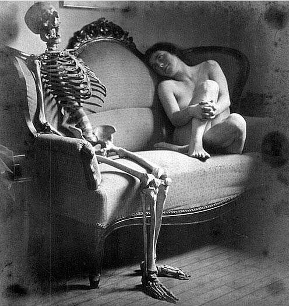 bizarre black and white pictures 08 in Top 15 Weirdest B&W Photographs Ever
