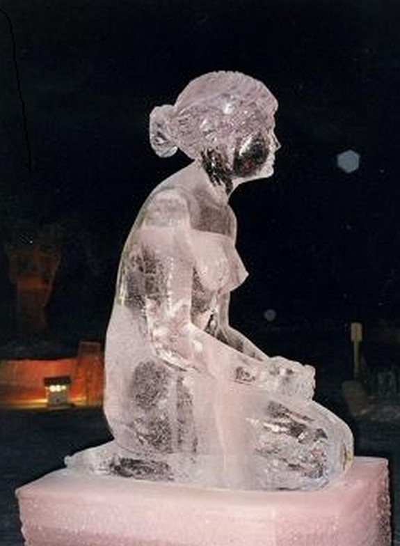 captivating ice sculptures beyond your imagination 08 in Top 10 Most Imaginative Ice Sculptures